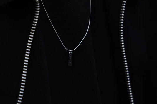 Necklace or chain? A Men's Guide - Velvilo