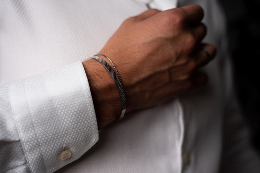 Bracelet in Stainless Steel: A Timeless Elegance - Velvilo